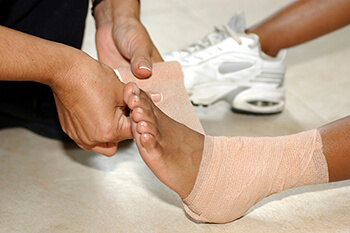 Ankle sprains treatment in the Orange County, FL: Orlando (Fairview Shores, Pine Hills, Maitland, Winter Park, Pineloch, Holden Heights, Edgewood, Baldwin Park, Conway, Goldenrod, Eatonville, Lockhart, Orlovista, Azalea Park) areas