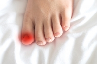 What Are the Symptoms and Causes of Ingrown Toenails?